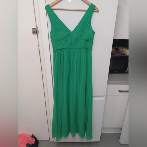 Elegant Green Sleeveless Dress - Picture 4 of 8